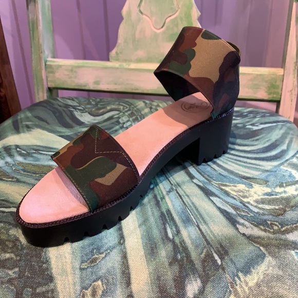 NEW Charleston Shoe Monterey Sandal - Picture 6 of 6